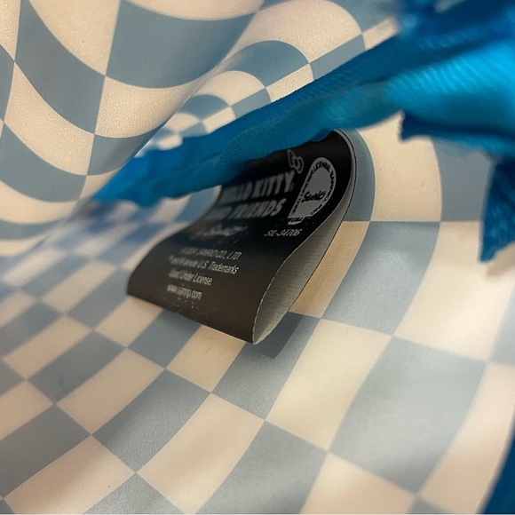 SANRIO x HELLO KITTY Travel Pouch Wristlet - Picture 3 of 3